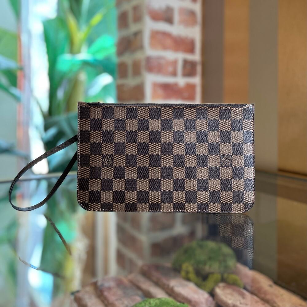 LOUIS VUITTON Neverfull Pochette Damier Ebene Canvas Pouch